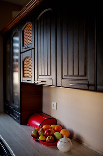 gorgeous dark wooden kitchen cabinets
